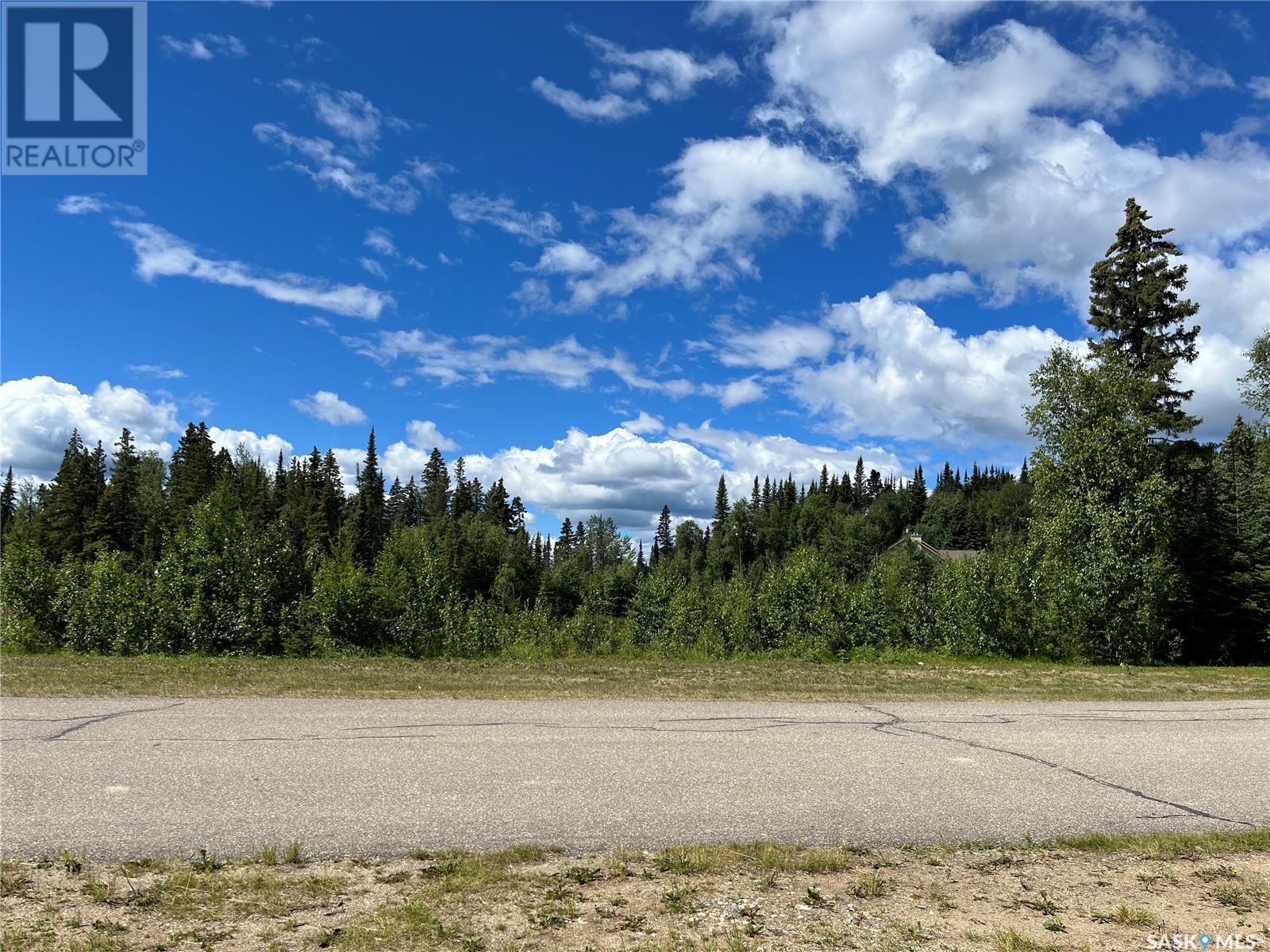 Photo 5 of 105 Estates Drive, Elk Ridge SK