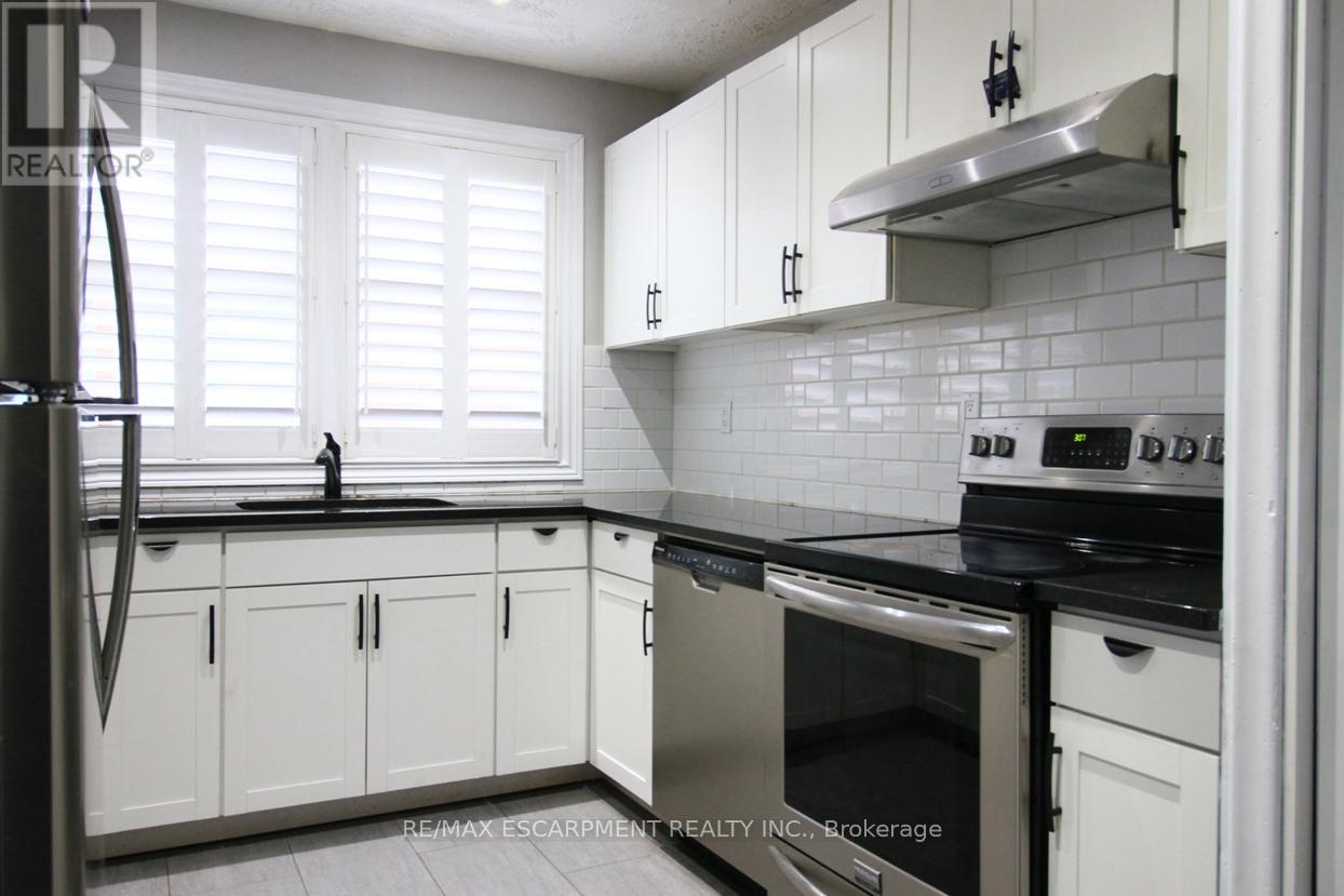 Photo 8 of 1 176 East 32nd Street, Hamilton ON