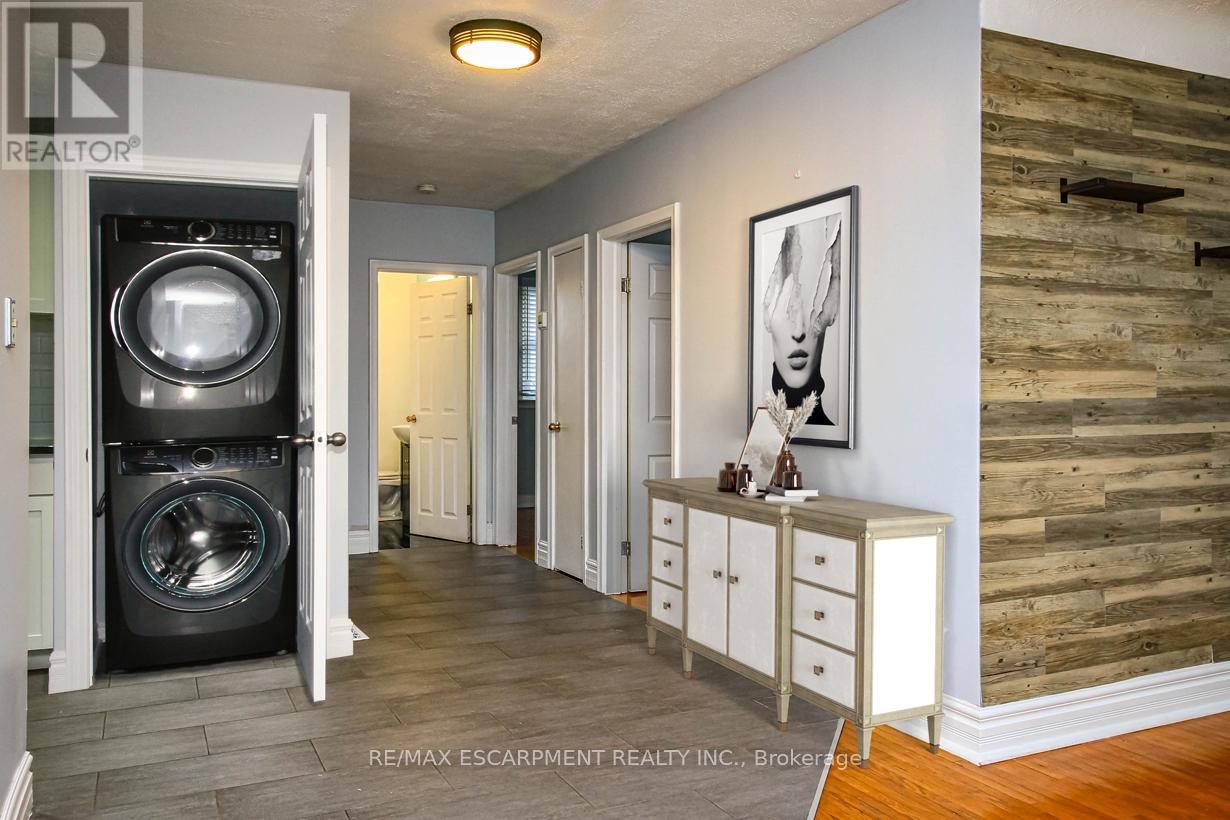 Photo 7 of 1 176 East 32nd Street, Hamilton ON