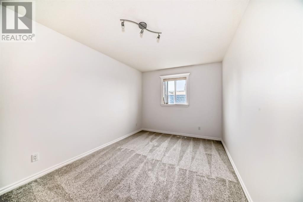 Single Family House for Sale in    Street NW Rosedale Calgary 