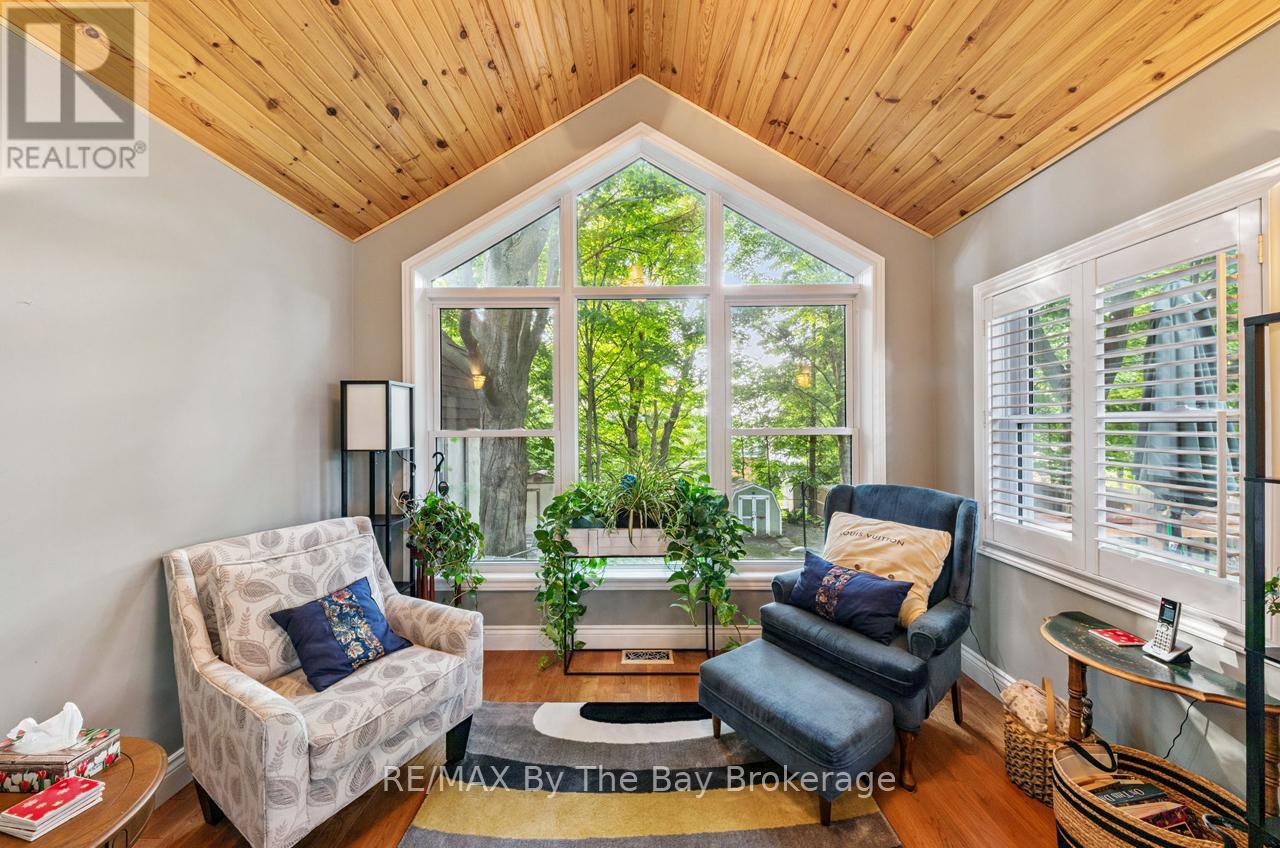 Photo 3 of 616 Dominion Avenue, Midland ON