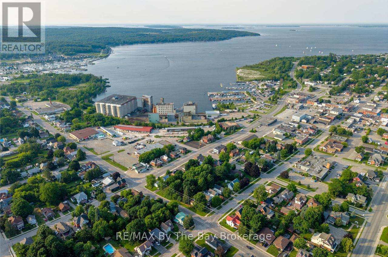 Photo 4 of 616 Dominion Avenue, Midland ON