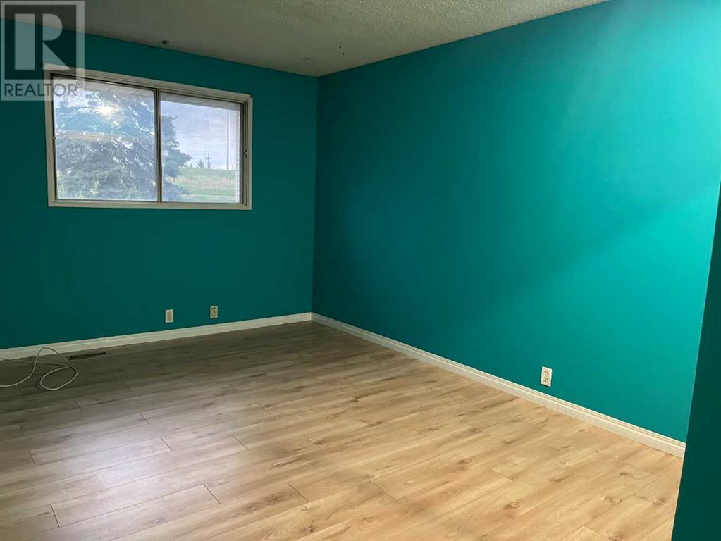 Single Family House 4 Level for Sale in  Abadan Crescent NE Abbeydale Calgary 