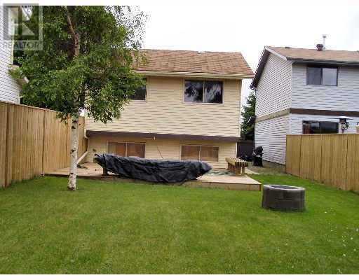 Single Family House 4 Level for Sale in  Abadan Crescent NE Abbeydale Calgary 