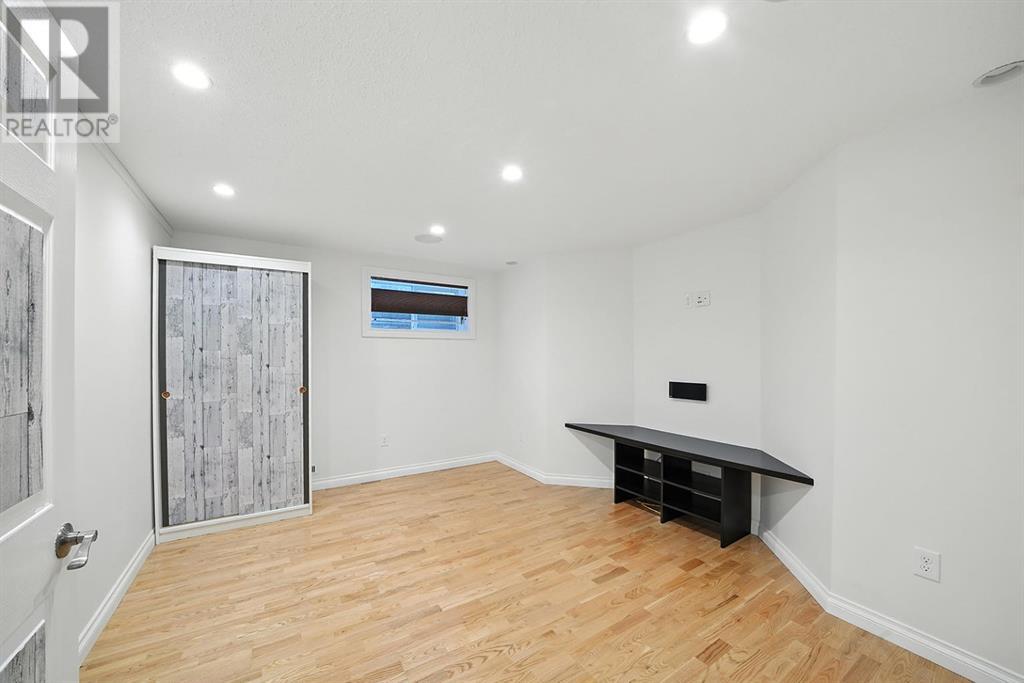 Single Family House for Sale in  Varsity Estates Gardens Gardens NW Varsity Calgary 