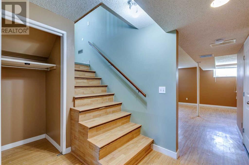 Single Family House Bi-level for Sale in  Canfield Way SW Canyon Meadows Calgary 
