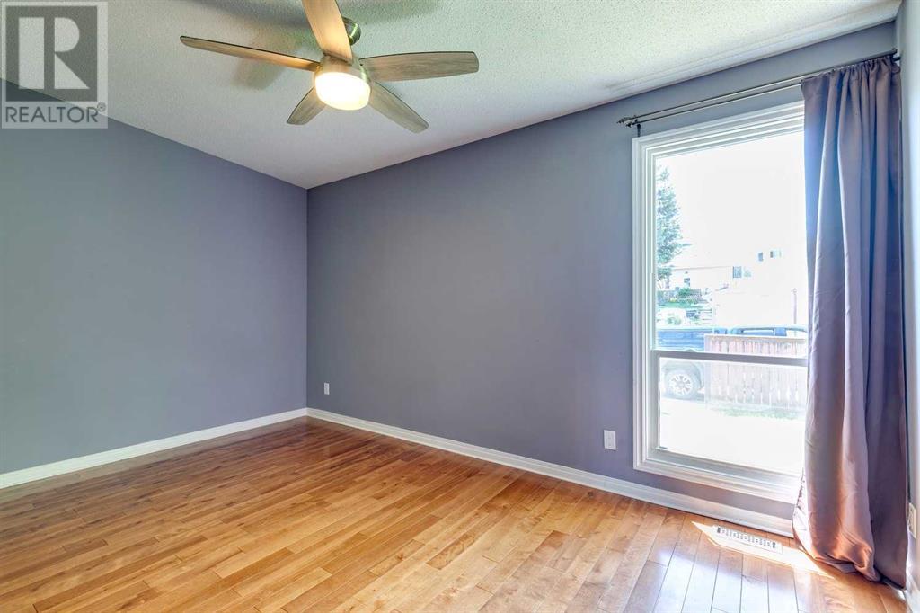 Single Family House Bi-level for Sale in  Canfield Way SW Canyon Meadows Calgary 
