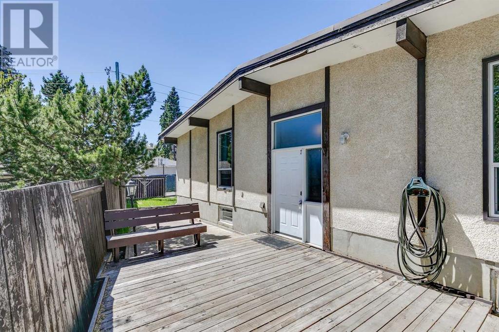 Single Family House Bi-level for Sale in  Canfield Way SW Canyon Meadows Calgary 