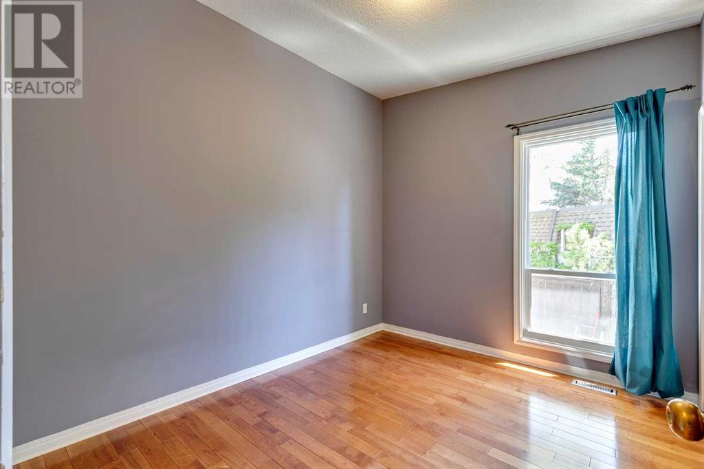 Single Family House Bi-level for Sale in  Canfield Way SW Canyon Meadows Calgary 