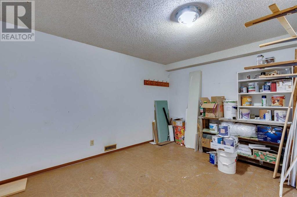 Single Family House Bi-level for Sale in  Canfield Way SW Canyon Meadows Calgary 