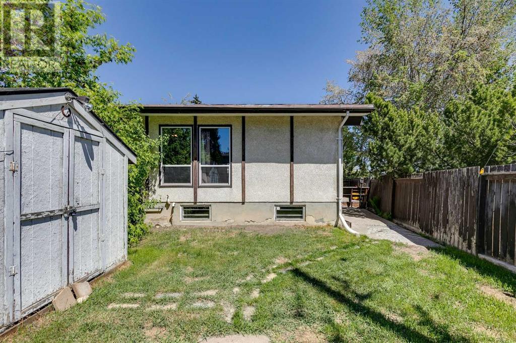 Single Family House Bi-level for Sale in  Canfield Way SW Canyon Meadows Calgary 