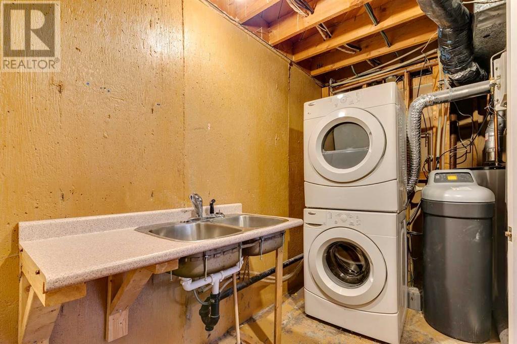 Single Family House Bi-level for Sale in  Canfield Way SW Canyon Meadows Calgary 