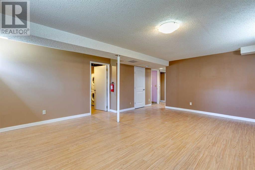 Single Family House Bi-level for Sale in  Canfield Way SW Canyon Meadows Calgary 