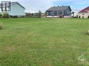 Photo 2 of 134 Elizabeth Drive, North Dundas ON