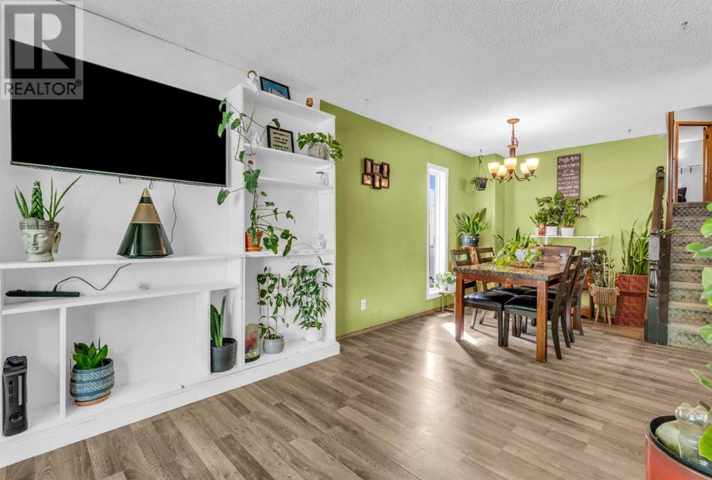 Single Family House 4 Level for Sale in  Erin Green Mews SE Erin Woods Calgary 