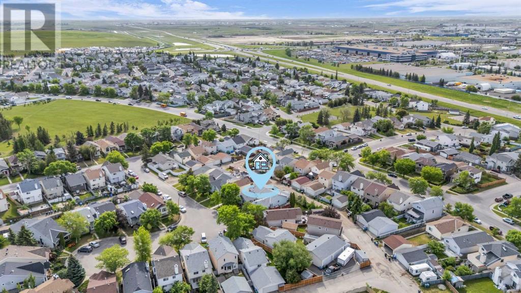 Single Family House 4 Level for Sale in  Erin Green Mews SE Erin Woods Calgary 