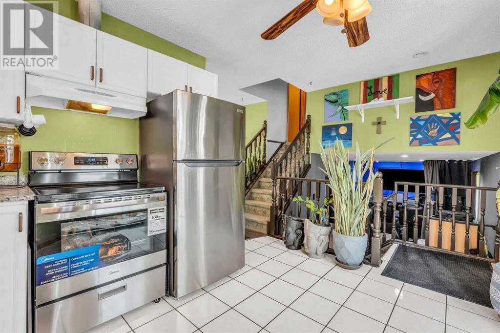 Single Family House 4 Level for Sale in  Erin Green Mews SE Erin Woods Calgary 