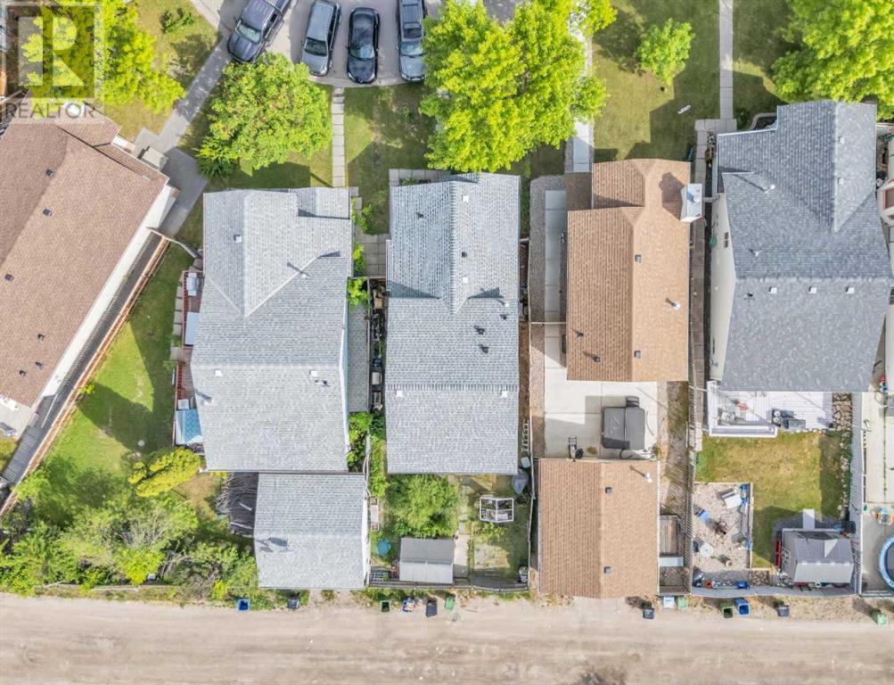 Single Family House 4 Level for Sale in  Erin Green Mews SE Erin Woods Calgary 