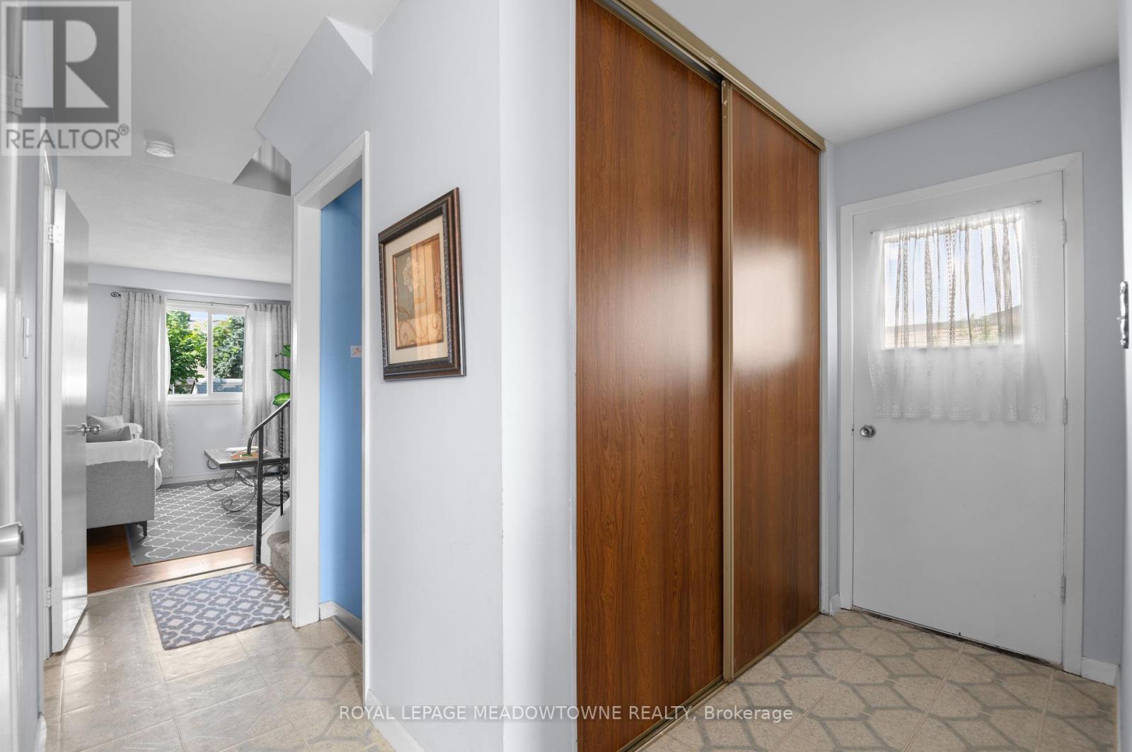 Photo 12 of 6058 Starfield Crescent, Mississauga ON