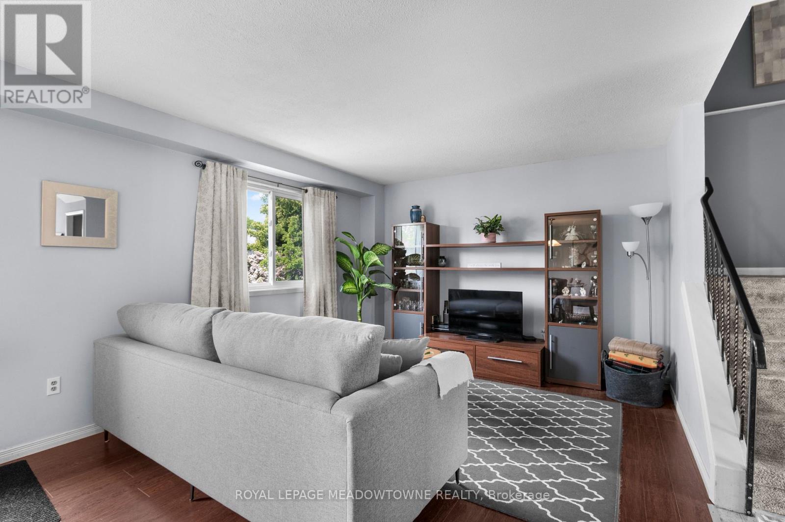 Photo 7 of 6058 Starfield Crescent, Mississauga ON