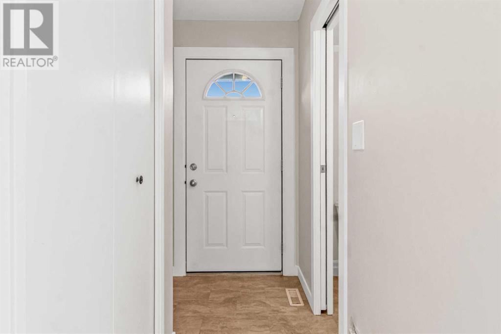 Single Family House for Sale in  Fonda Way SE Forest Heights Calgary 