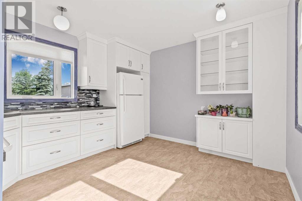 Single Family House for Sale in  Fonda Way SE Forest Heights Calgary 