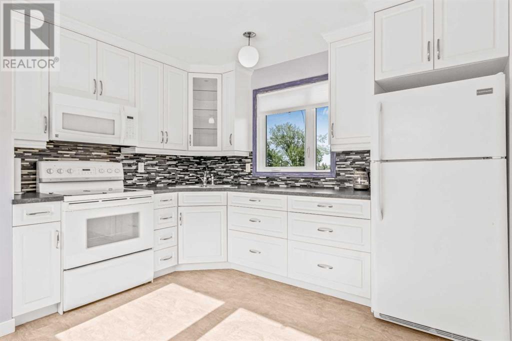 Single Family House for Sale in  Fonda Way SE Forest Heights Calgary 