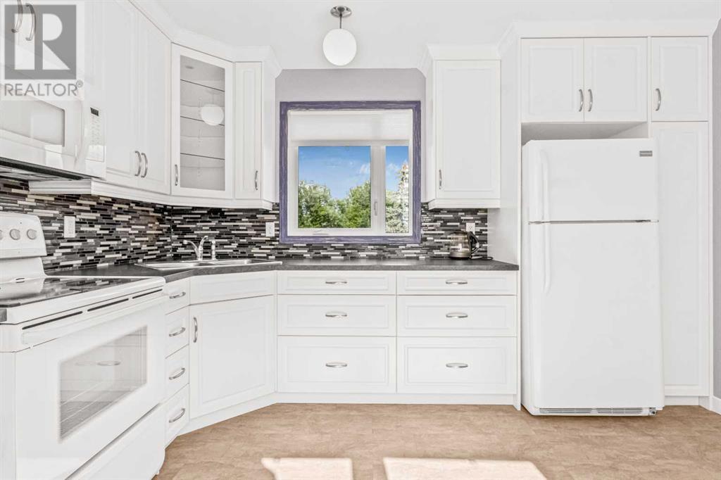 Single Family House for Sale in  Fonda Way SE Forest Heights Calgary 