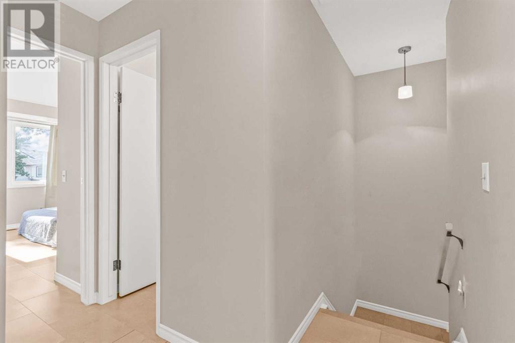 Single Family House for Sale in  Fonda Way SE Forest Heights Calgary 