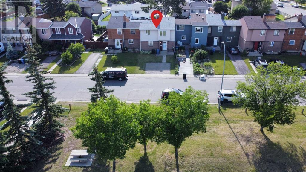 Single Family House for Sale in  Fonda Way SE Forest Heights Calgary 