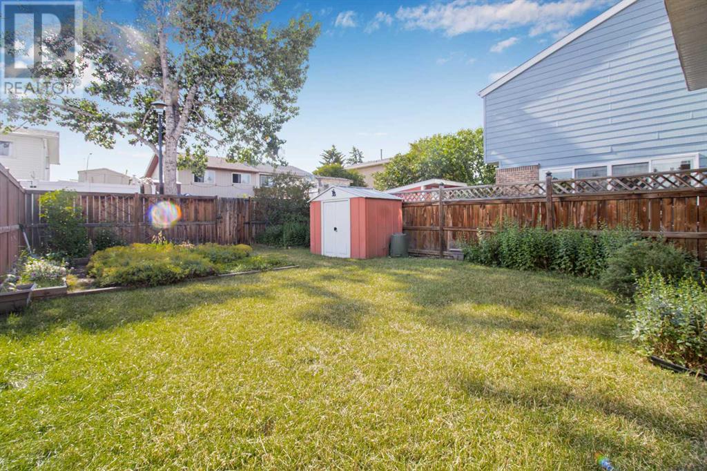 Single Family House for Sale in  Fonda Way SE Forest Heights Calgary 