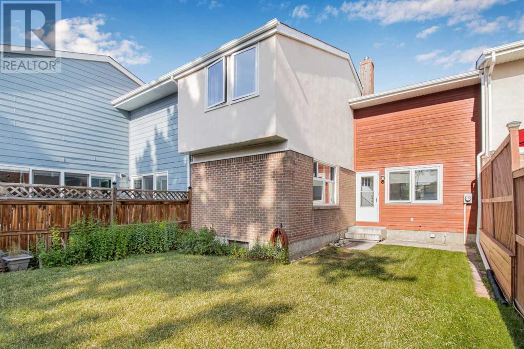 Single Family House for Sale in  Fonda Way SE Forest Heights Calgary 
