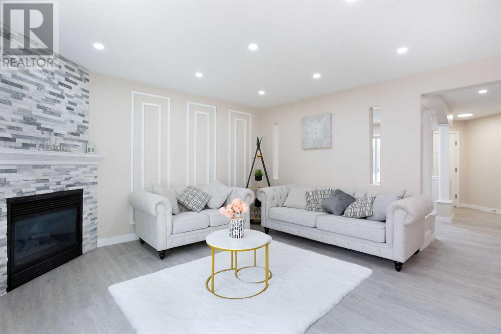 Single Family House for Sale in  Douglas Ridge Grove SE Douglasdale/Glen Calgary 