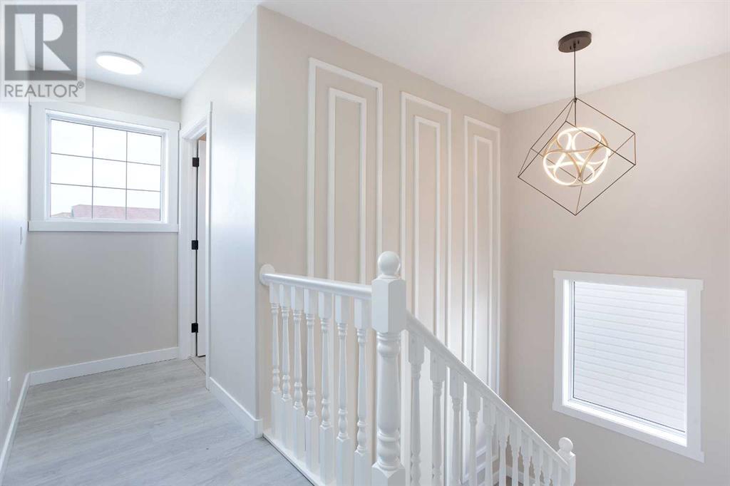 Single Family House for Sale in  Douglas Ridge Grove SE Douglasdale/Glen Calgary 