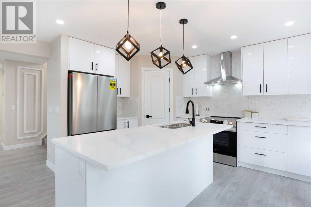 Single Family House for Sale in  Douglas Ridge Grove SE Douglasdale/Glen Calgary 