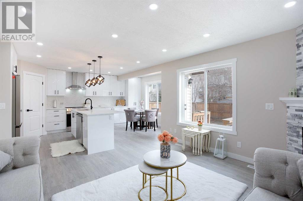 Single Family House for Sale in  Douglas Ridge Grove SE Douglasdale/Glen Calgary 