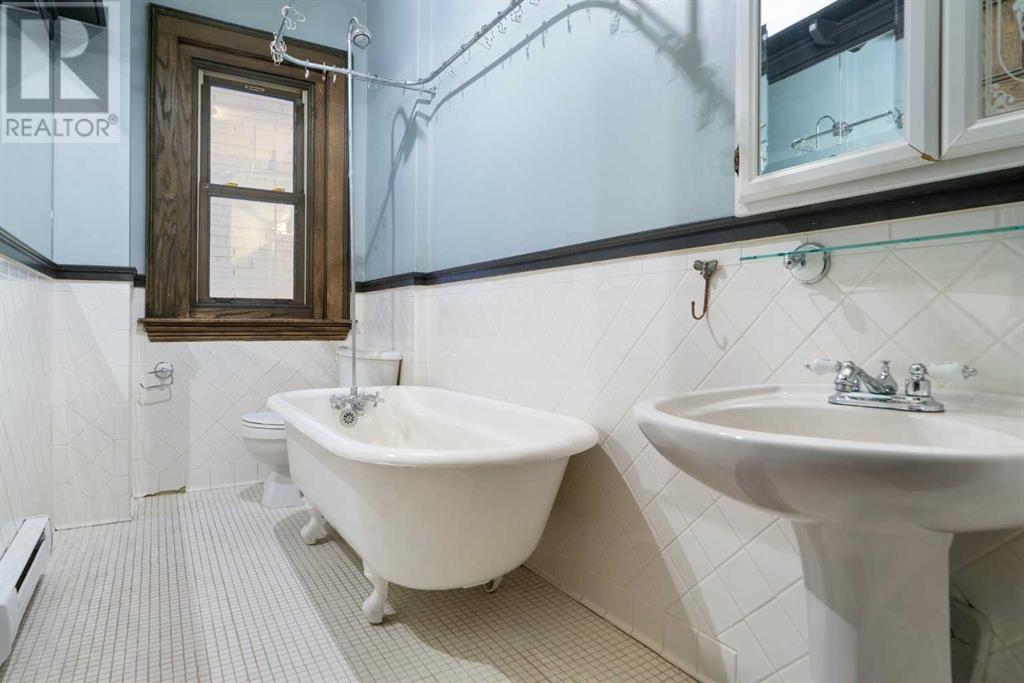 Single Family House for Sale in    Avenue SW Lower Mount Royal Calgary 