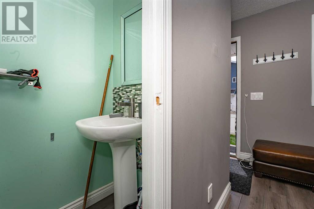 Single Family House for Sale in   Hubalta Road SE Dover Calgary 