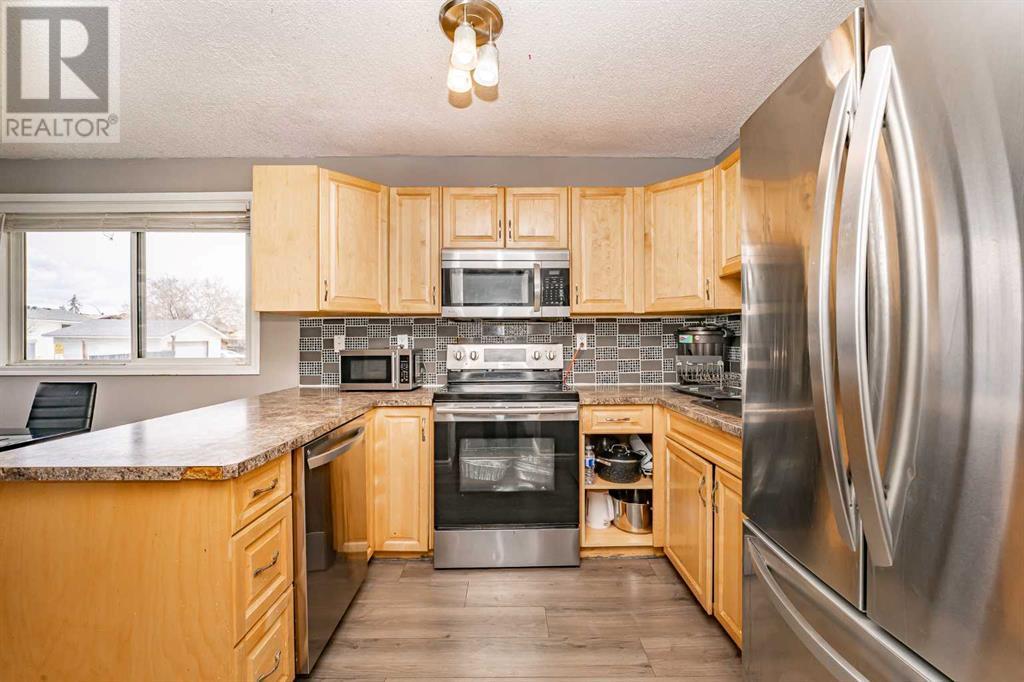 Single Family House for Sale in   Hubalta Road SE Dover Calgary 