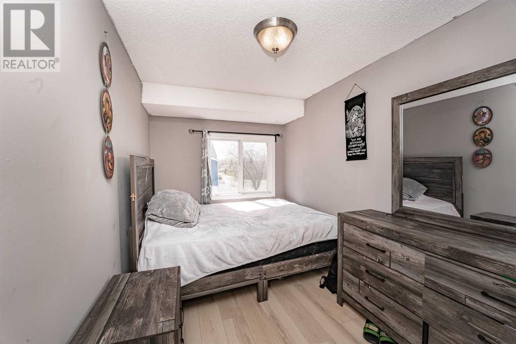 Single Family House for Sale in   Hubalta Road SE Dover Calgary 