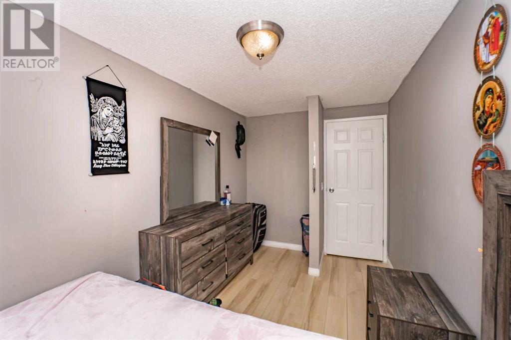 Single Family House for Sale in   Hubalta Road SE Dover Calgary 