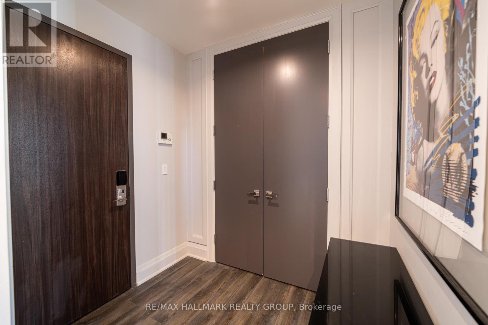 Unit 1701  Entrance