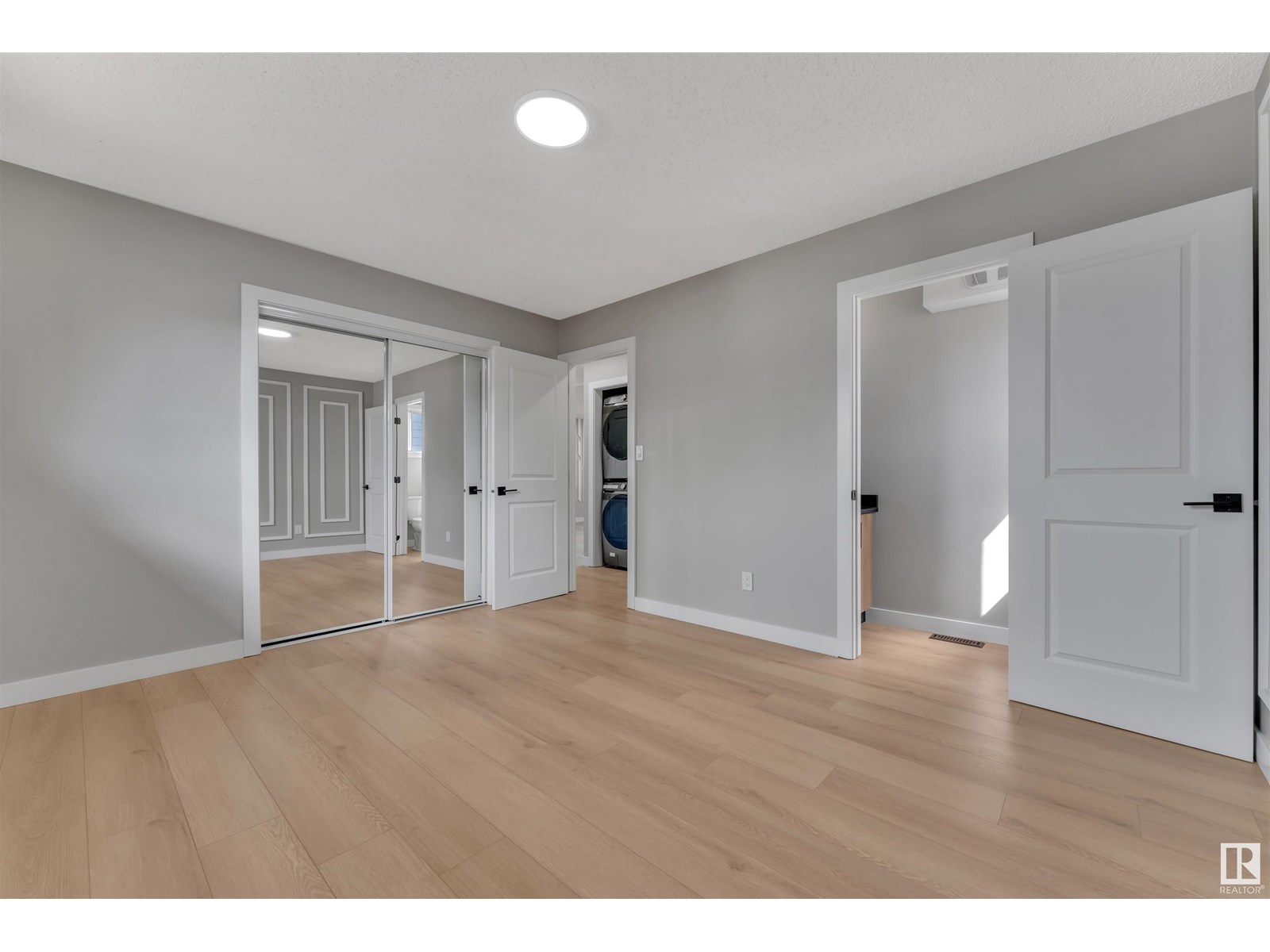 Photo 8 of 6307 20 Av Nw, Edmonton AB