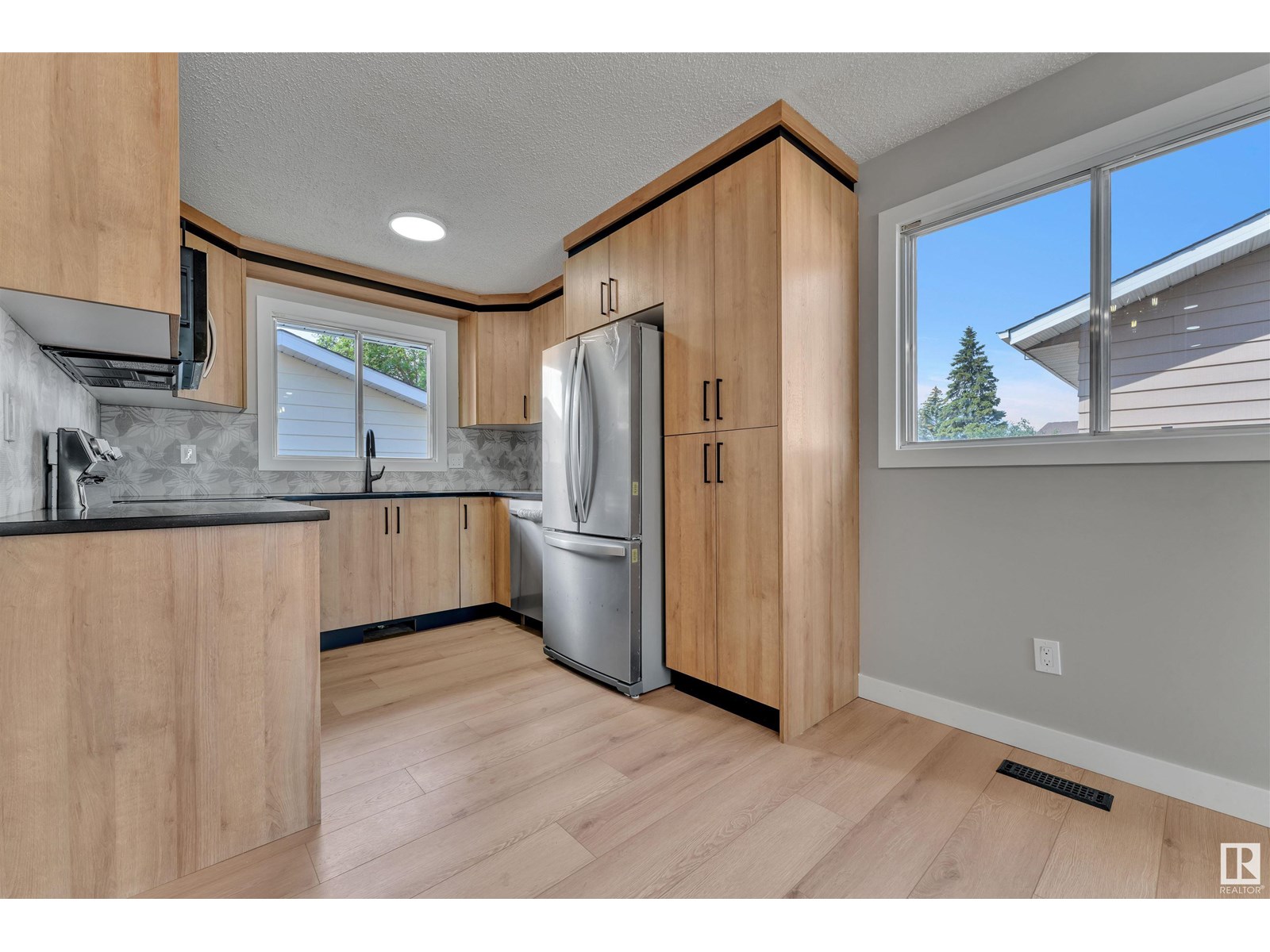 Photo 18 of 6307 20 Av Nw, Edmonton AB