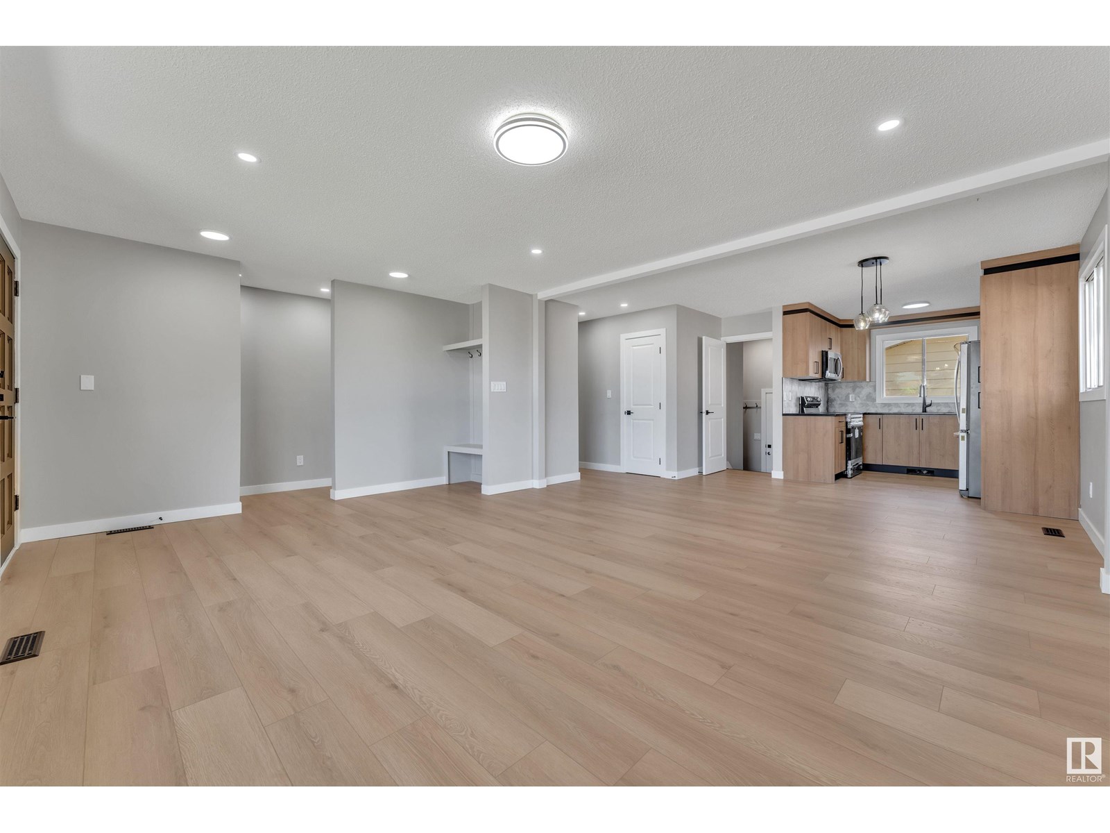 Photo 24 of 6307 20 Av Nw, Edmonton AB