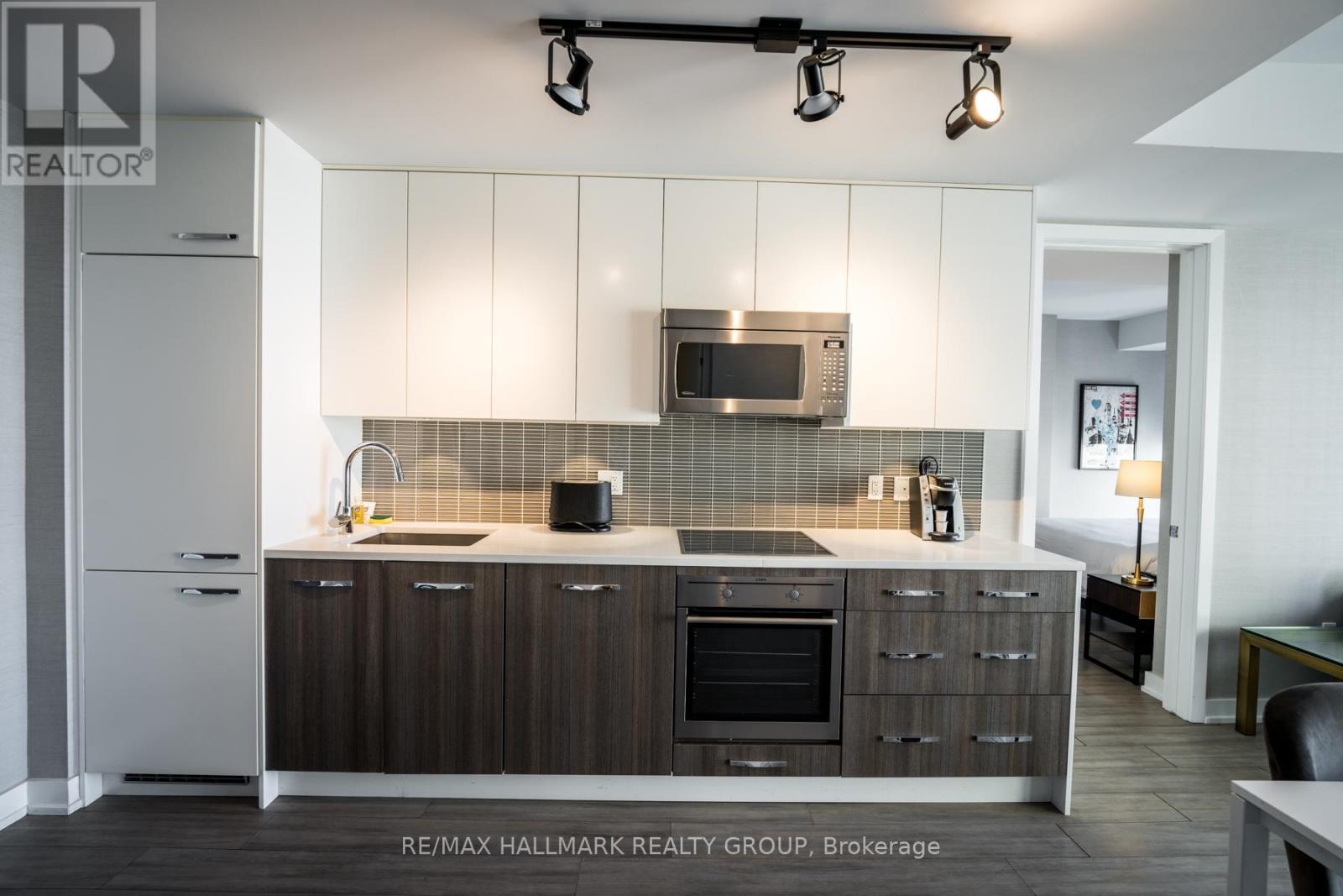 Photo 6 of 1805 111 Champagne Avenue, Ottawa ON