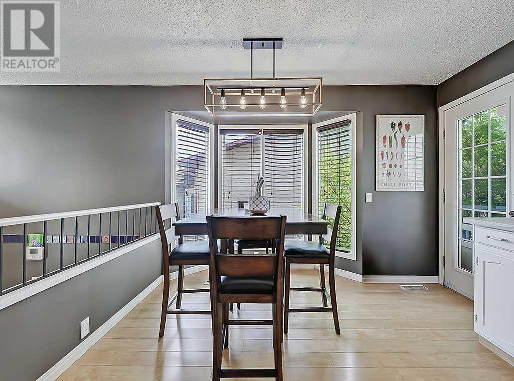 Single Family House Bi-level for Sale in  Bernard Drive NW Beddington Heights Calgary 