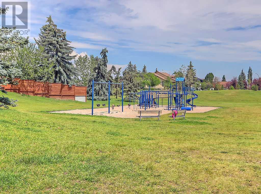 Single Family House Bi-level for Sale in  Bernard Drive NW Beddington Heights Calgary 