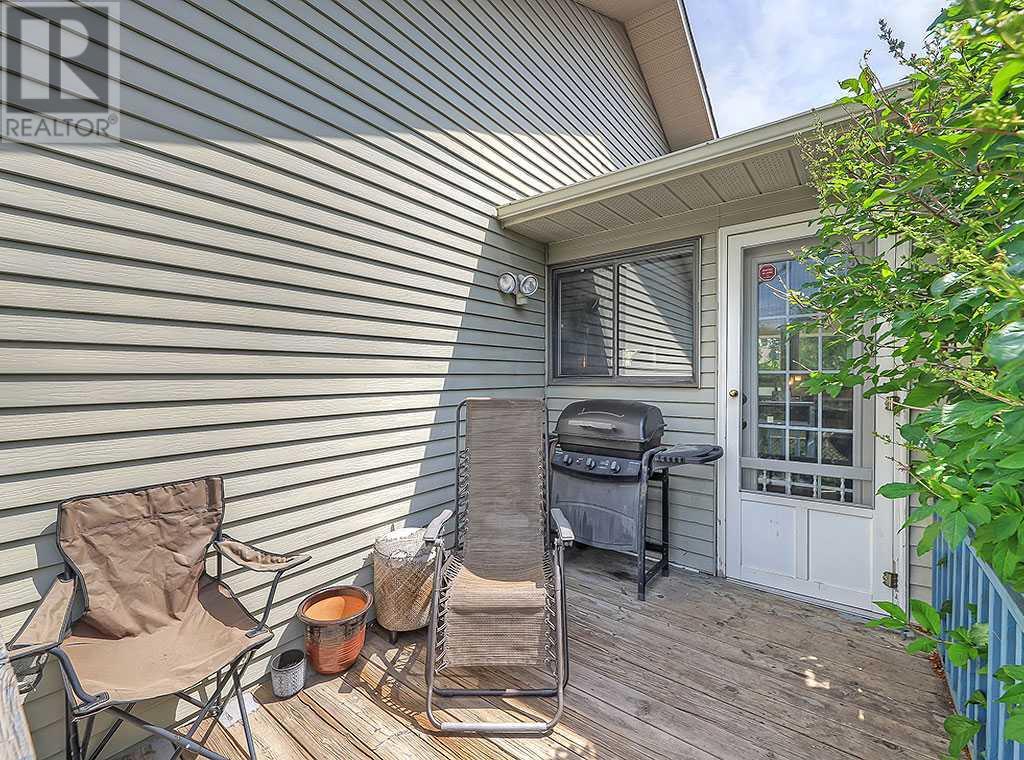 Single Family House Bi-level for Sale in  Bernard Drive NW Beddington Heights Calgary 