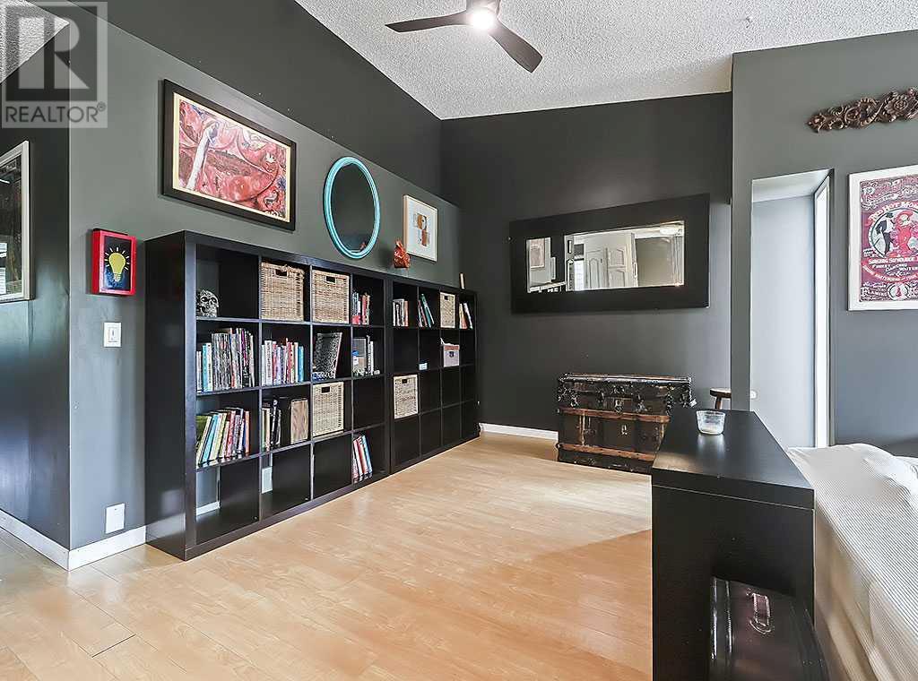 Single Family House Bi-level for Sale in  Bernard Drive NW Beddington Heights Calgary 